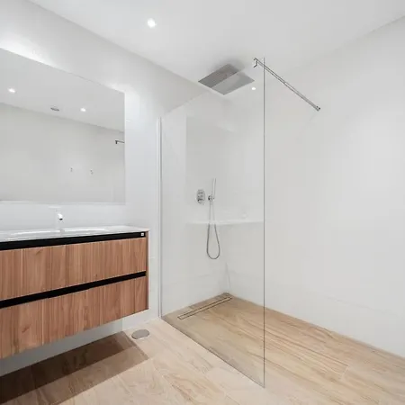 Charming & Modern 4br