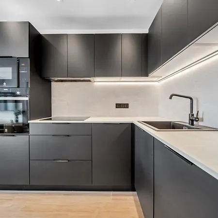 Charming & Modern 4br Διαμέρισμα *