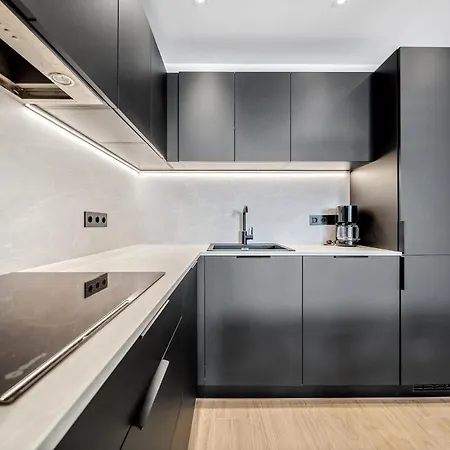 Charming & Modern 4br 마르베야