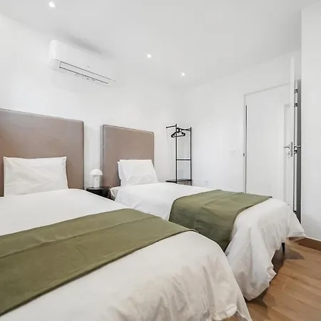 Charming & Modern 4br 아파트