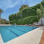 Charming & Modern 4br *
