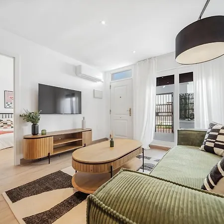 Charming & Modern 4br Lägenhet